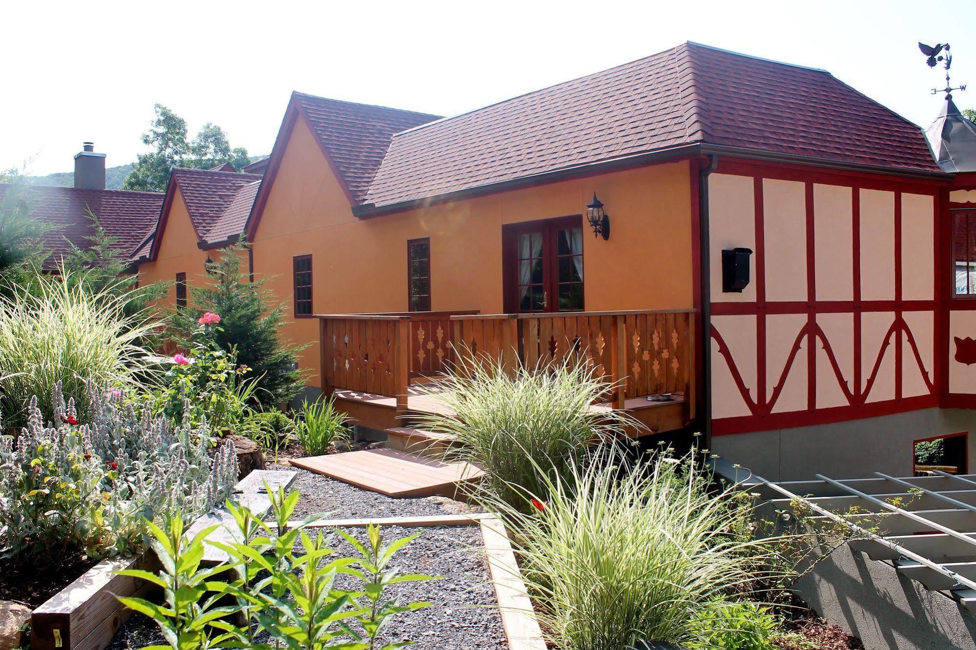 Fenton Inn Nellysford Exterior photo